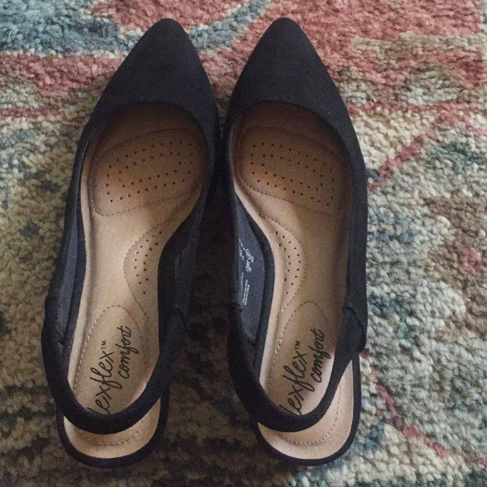 Classic black pump